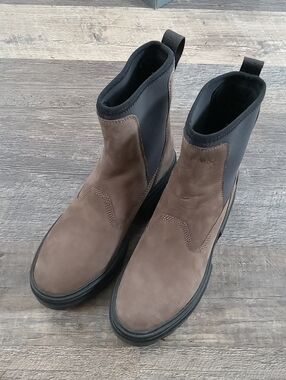 Timberland Women's Boots-NEW